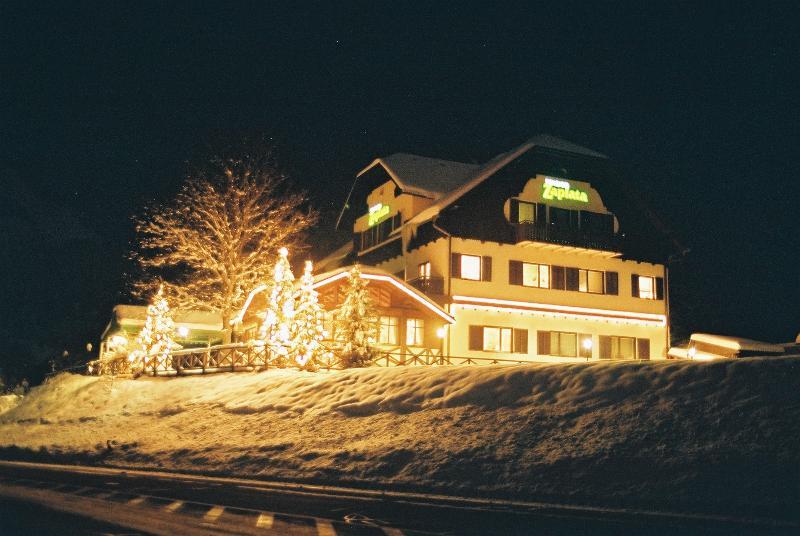 Hotel Oskar Zaplata Preddvor Exterior photo